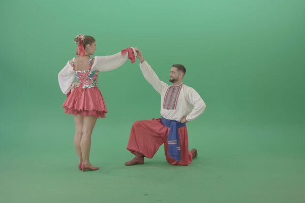 Cossack-Man-dancing-in-ukraine-national-folk-costume-on-Green-Screen-Video-Footage-4K-Layer-10