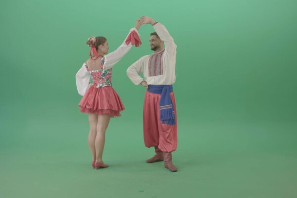 Cossack-Man-dancing-in-ukraine-national-folk-costume-on-Green-Screen-Video-Footage-4K-Layer-5